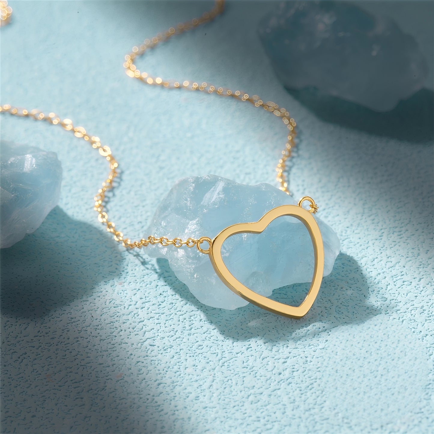 Mika – Collier Pendentif Cœur Délicat Doré