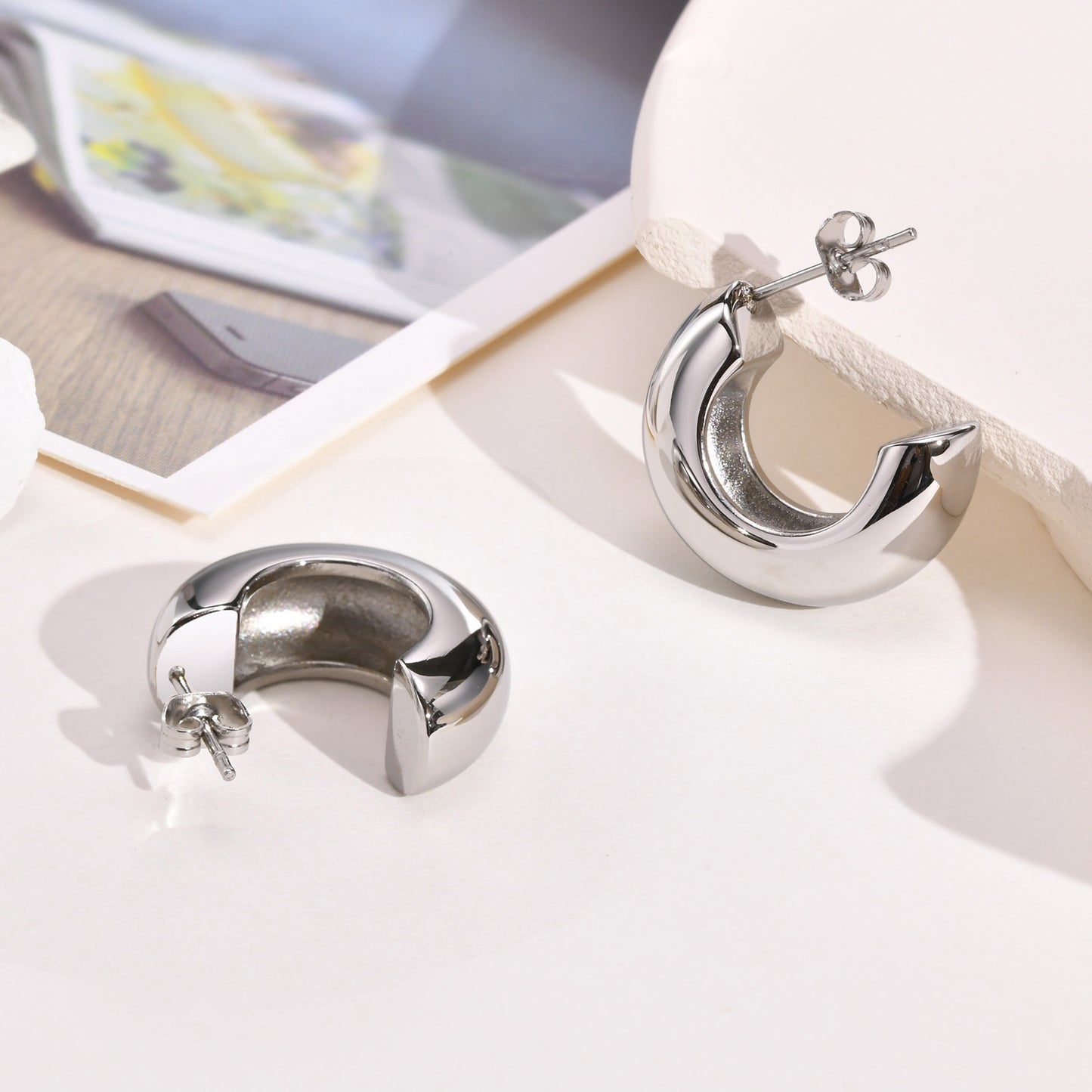 Naya – Boucles d’oreilles en acier inoxydable doré en forme C