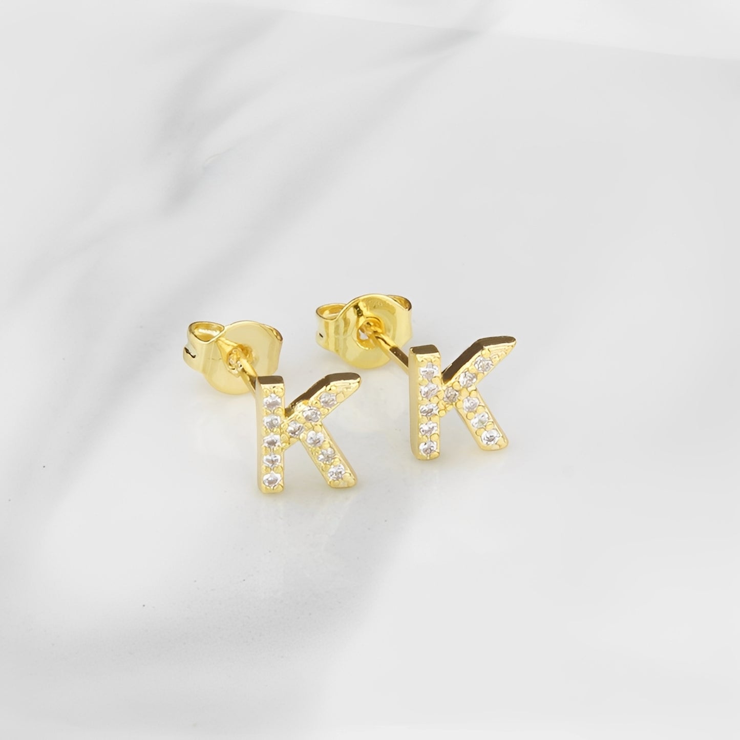 Aiah – Boucles d'Oreilles Lettre de l'Alphabet Anglais