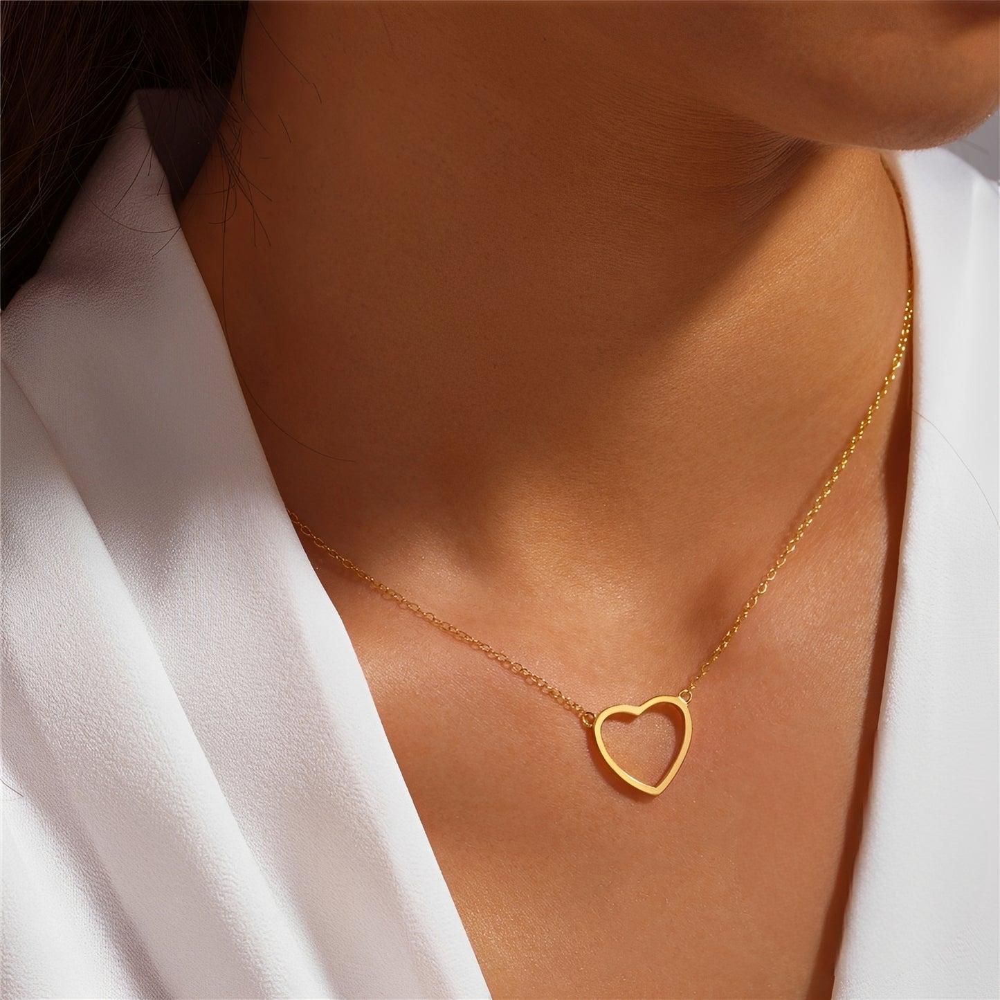 Mika – Collier Pendentif Cœur Délicat Doré