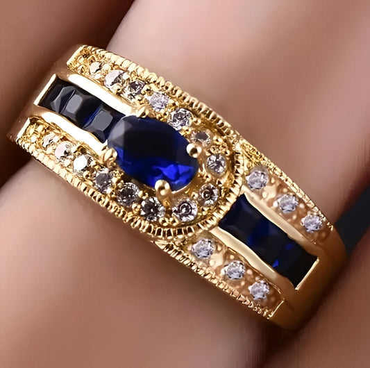 Marina – Bague Dorée avec Pierre Bleue Brillante