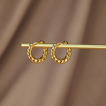Orhyl – Boucles d’Oreilles Torsadées Dorées