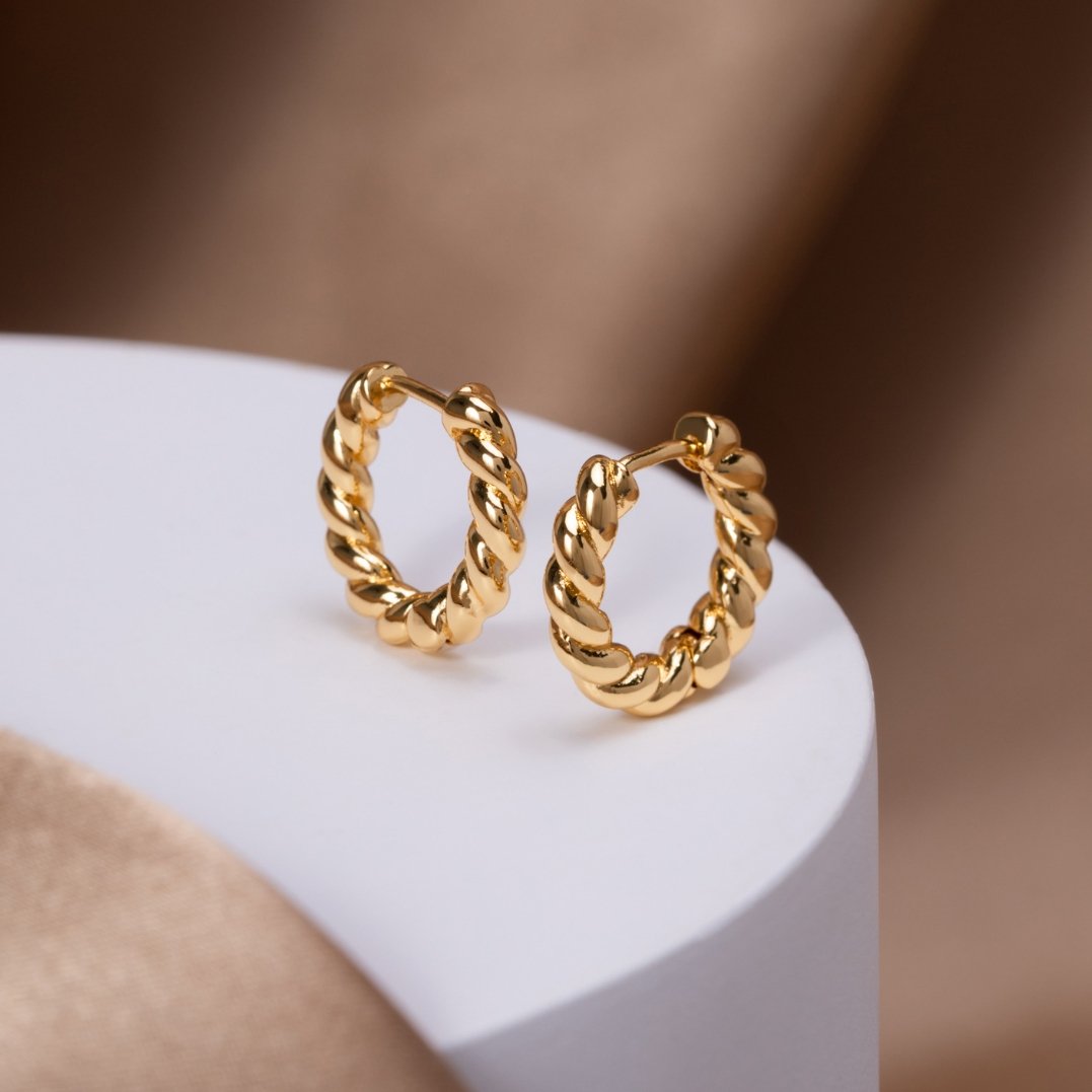 Orhyl – Boucles d’Oreilles Torsadées Dorées