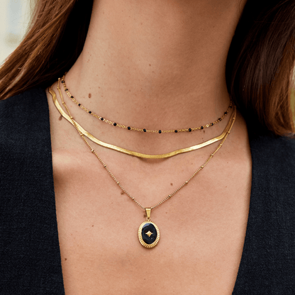 Yara – Collier de Perles Noires Élégantes