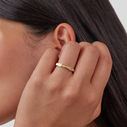 Yassi – Bague Nacre et Cristaux Éblouissants