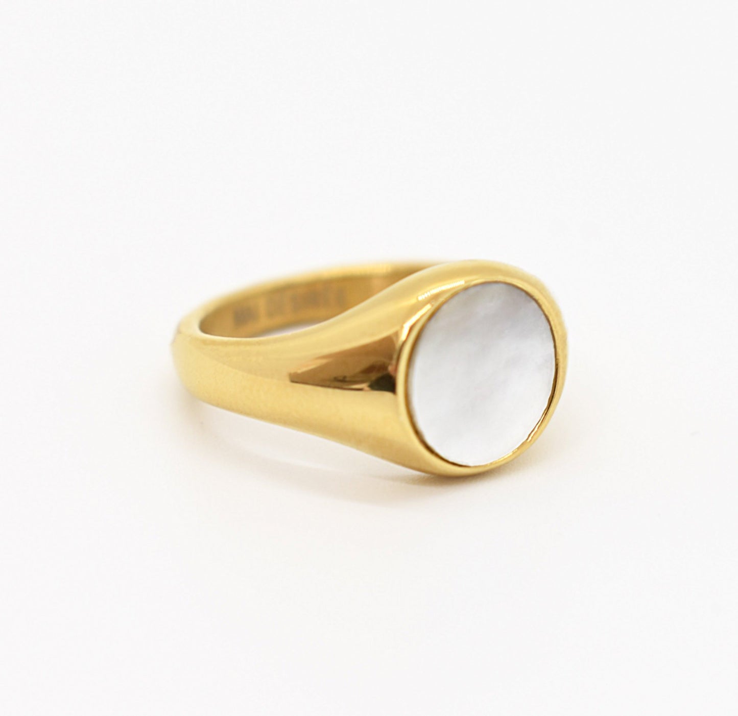 Isabelle – Bague Fritillaire en Coquillage Blanc