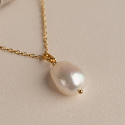 Collier Doré - Pendentif Perlé Scintillant