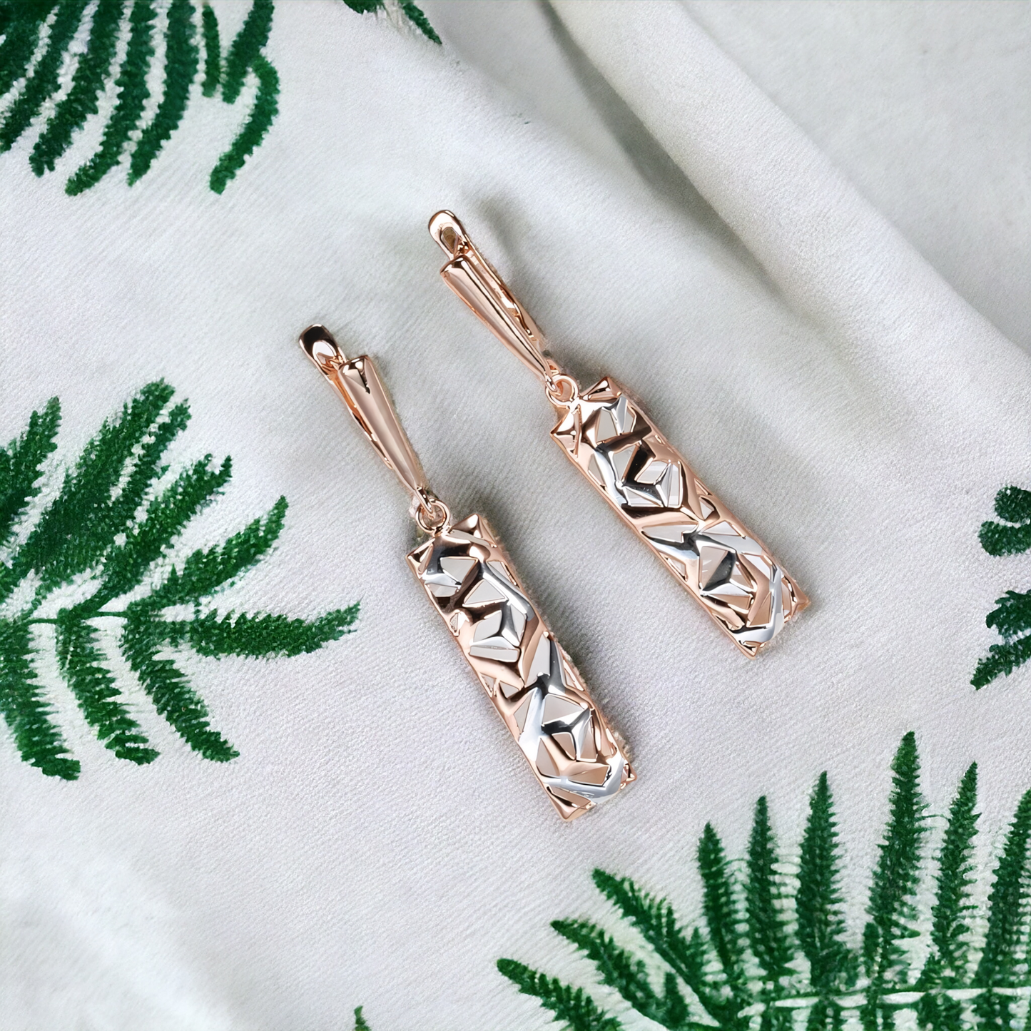 Cess – Boucles d'Oreilles Pendantes Géométriques