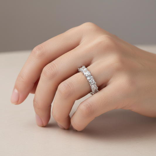 Lucie – Bague simple en platine