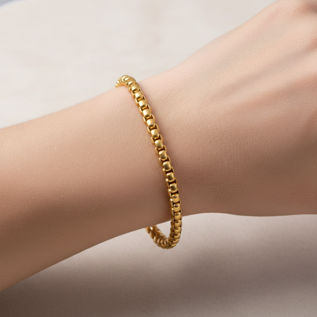Vera – Bracelet Doré au Style Audacieux et Affirmé