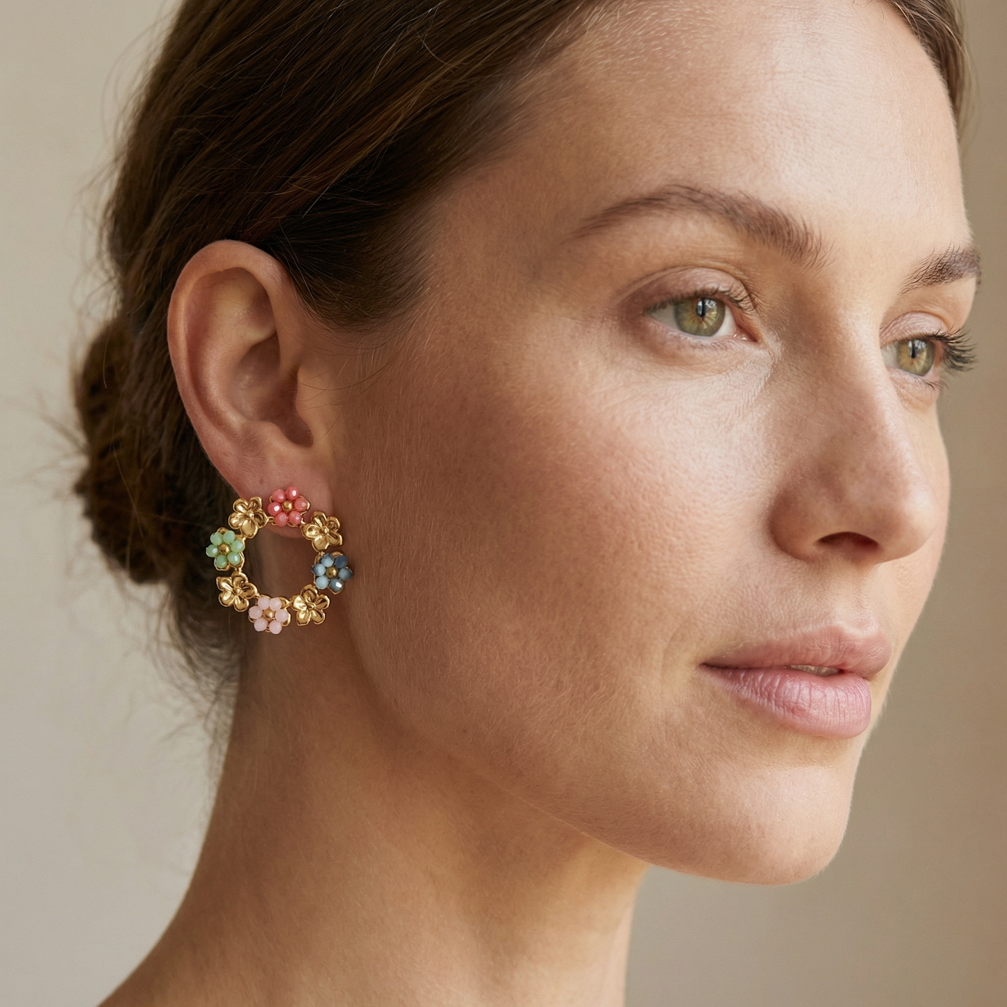 Aira – Boucles d'oreilles Fleur Ronde de Couleurs