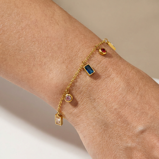 Isalya – Bracelet doré tendance au style universel