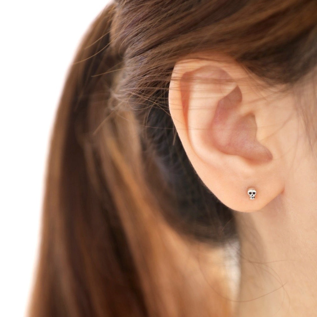 Reem - Boucles d'oreilles Clous Petit Crâne