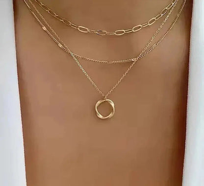 Michelle – Collier Vintage Doré à Chaînes Superposées et Pendentif